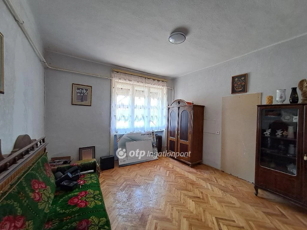 Eladó Ház, Kenderes