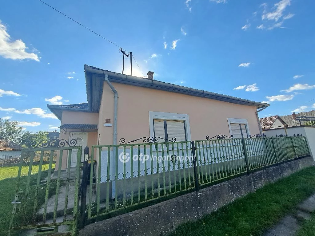 Eladó Ház, Kenderes