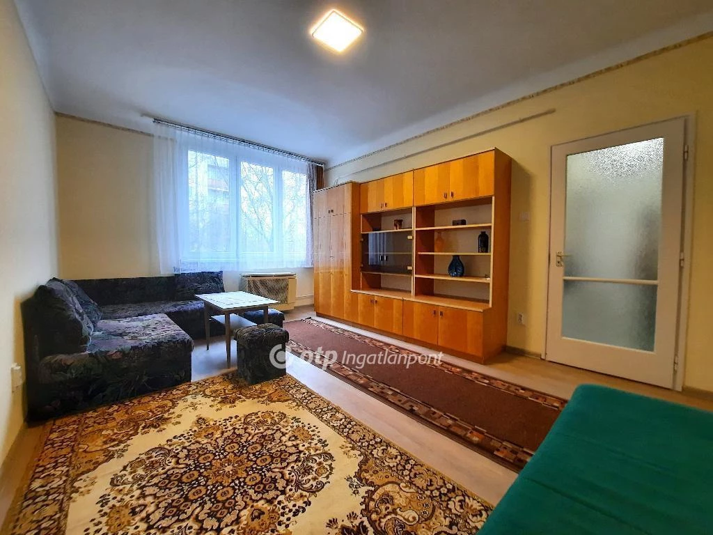 Eladó Lakás, Szolnok