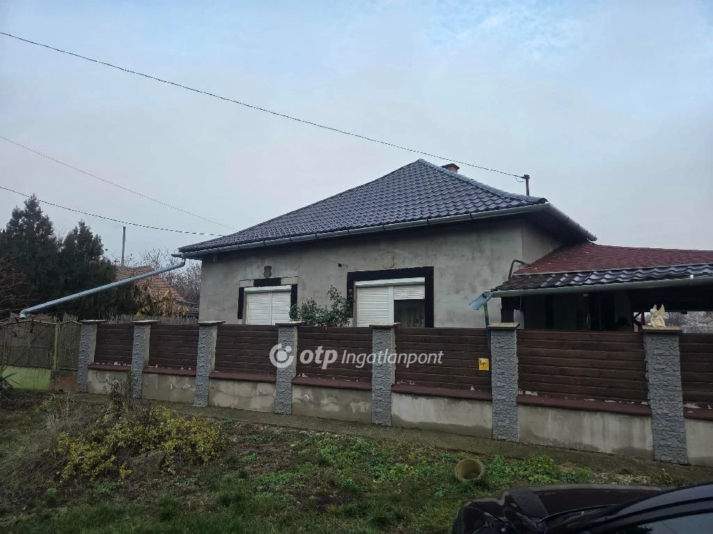 Eladó Ház, Fegyvernek