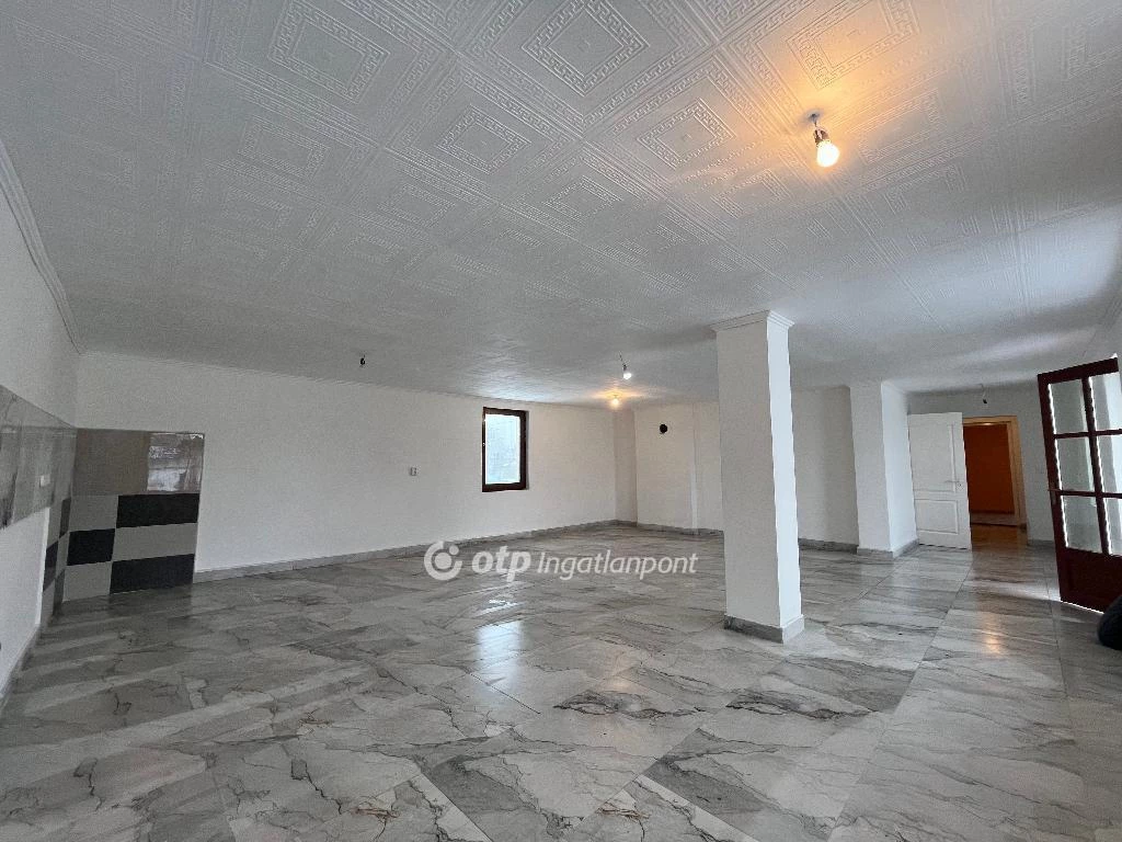 Eladó Ház, Fegyvernek