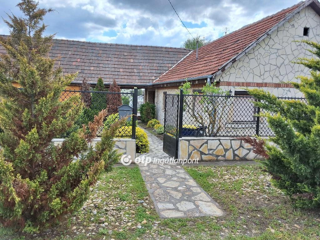 Eladó Ház, Albertirsa