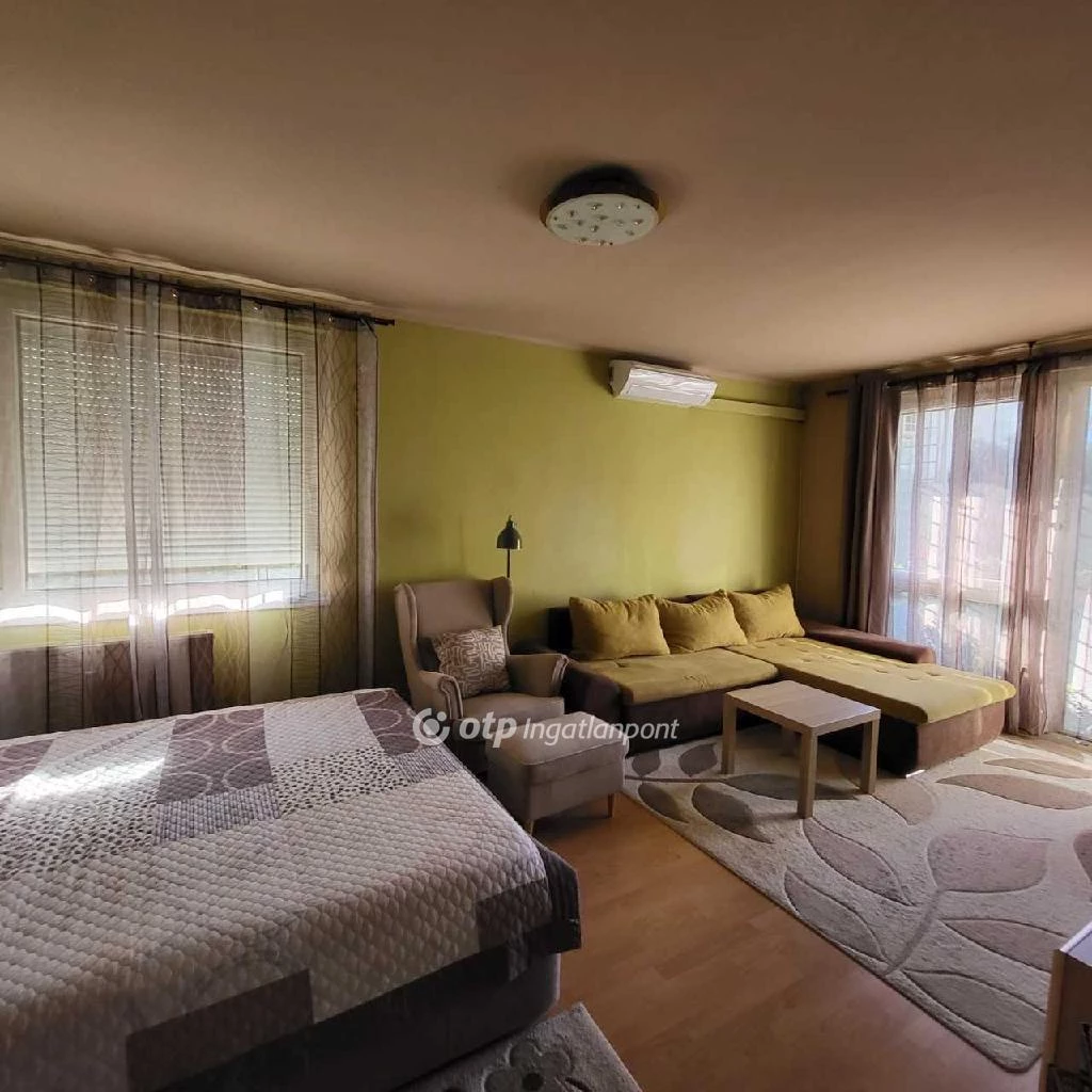 Eladó Lakás, Budapest 15. ker.