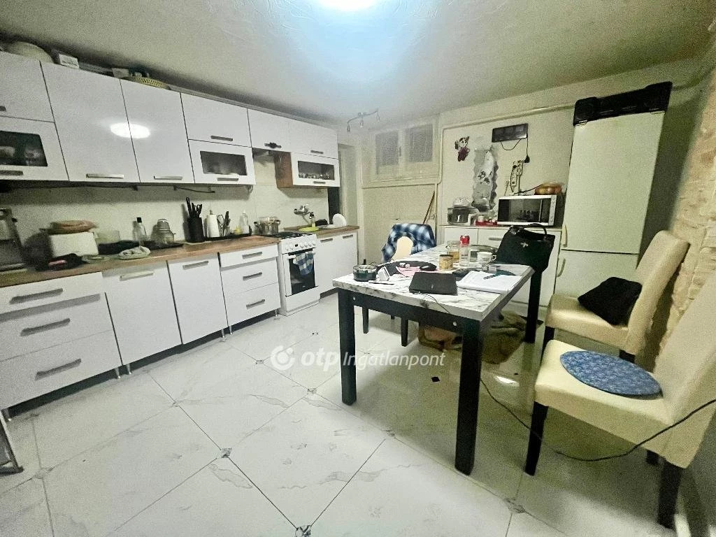 Eladó Ház, Jászladány