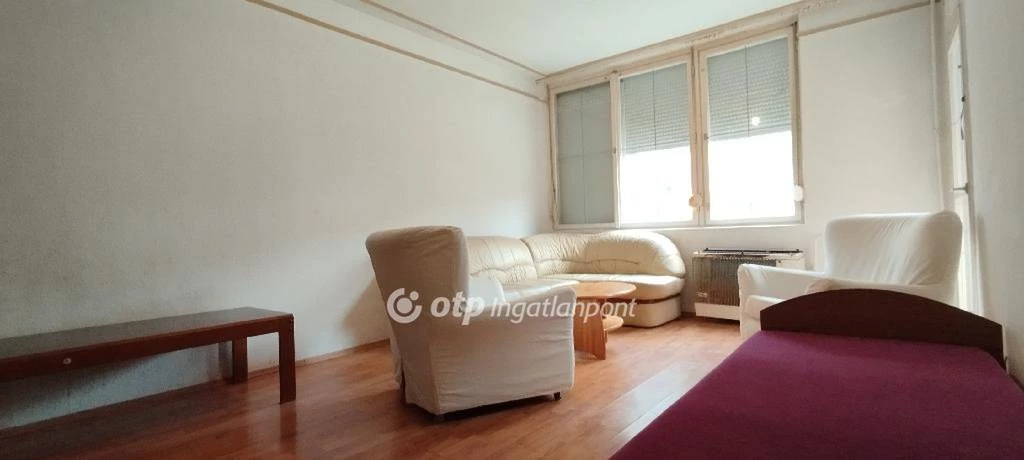 Eladó Lakás, Jászberény