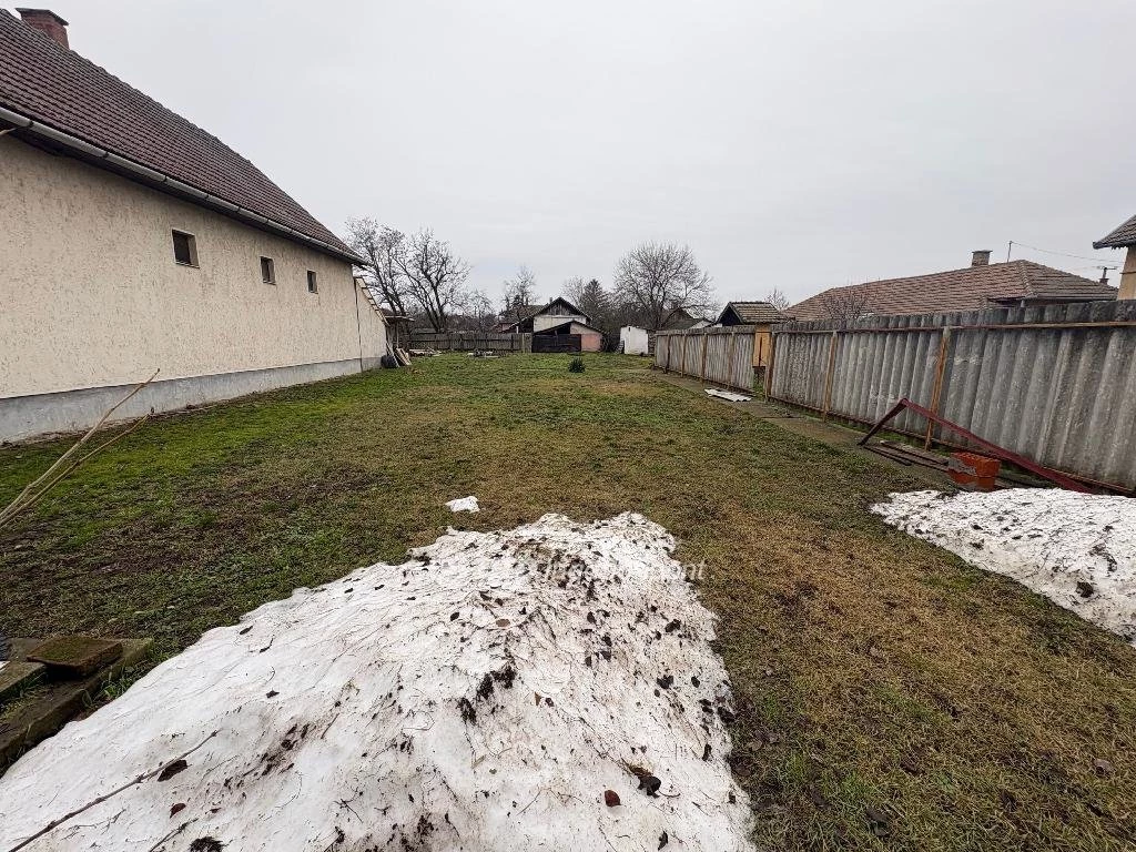 Eladó Telek, Karcag