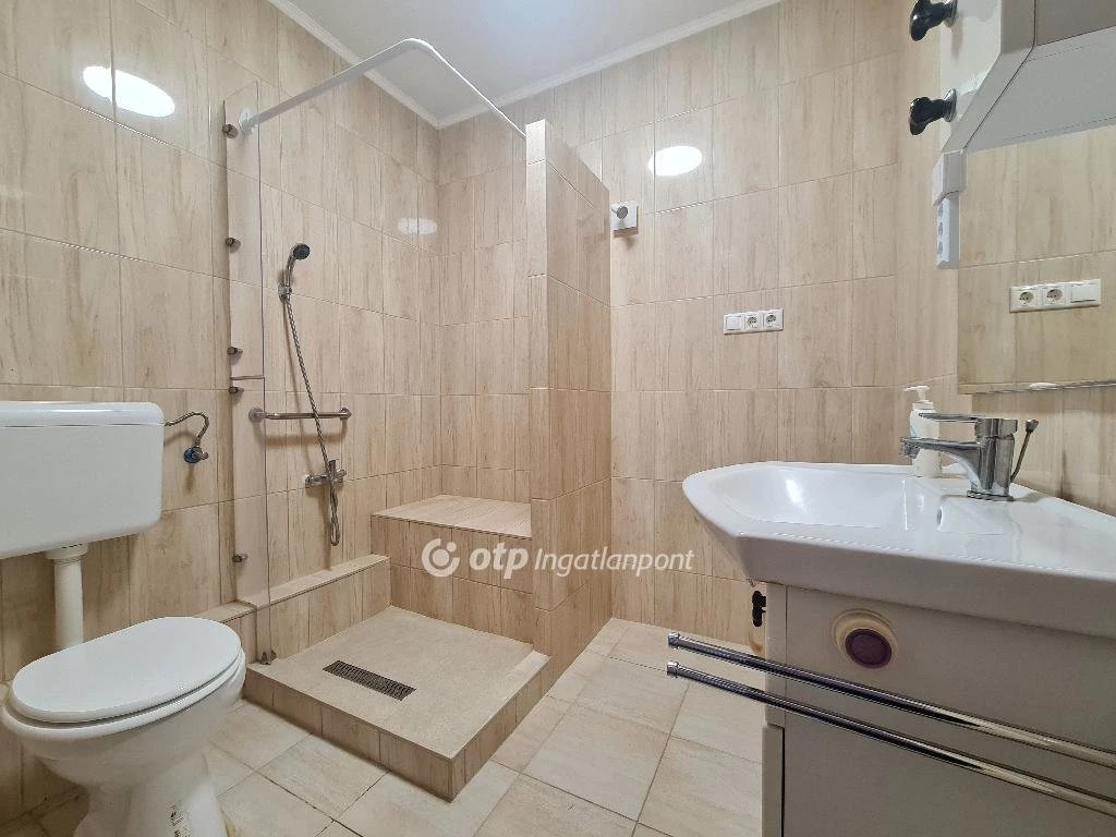 Eladó Lakás, Hajdúszoboszló