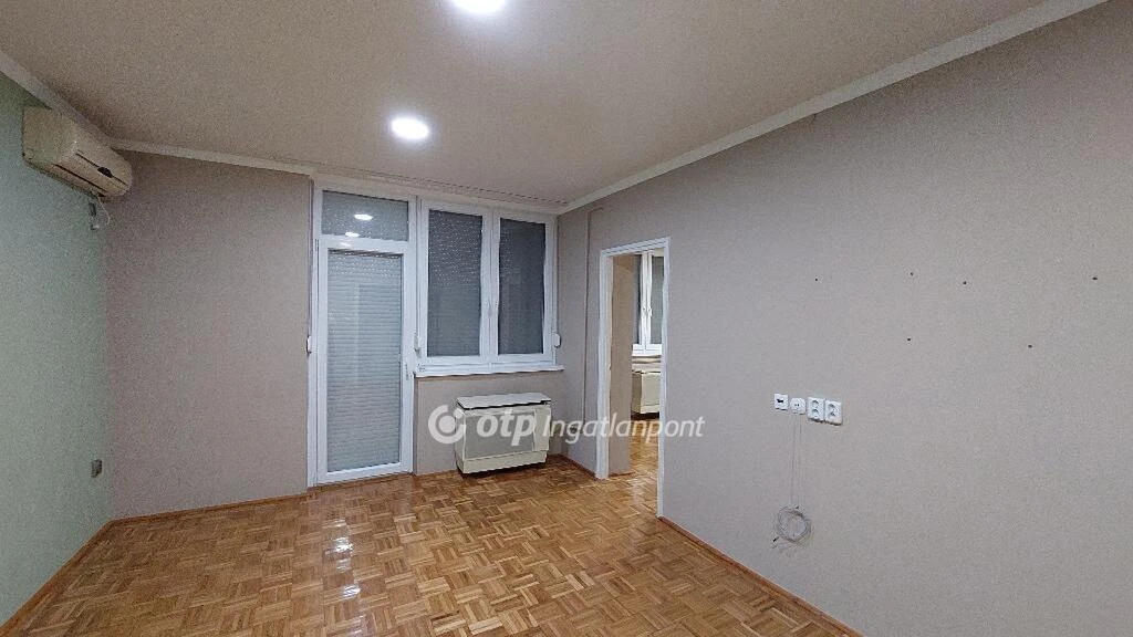 Eladó Lakás, Kisújszállás