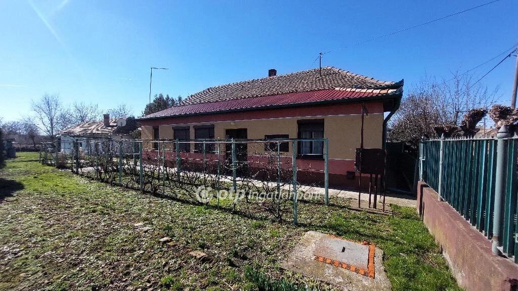 Eladó Ház, Kisújszállás