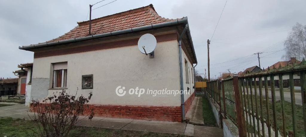 c3-1-name c2-1-name, Tószeg