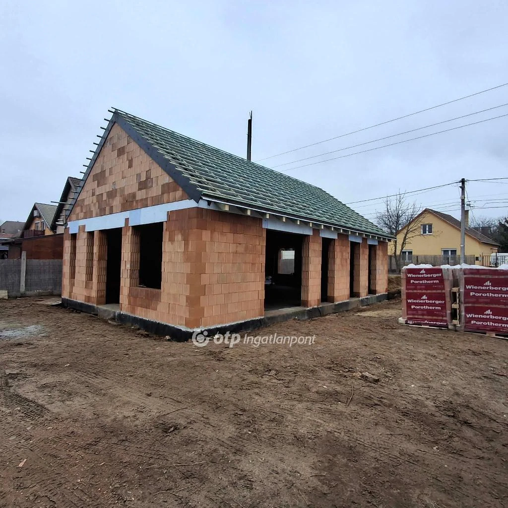 c3-1-name c2-1-name, Erdőkertes