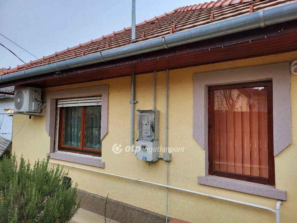 Eladó Ház, Tápióság