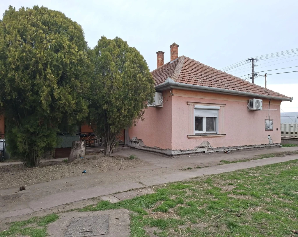 Eladó Ház, Abony