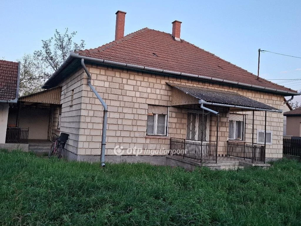 Eladó Ház, Kenderes