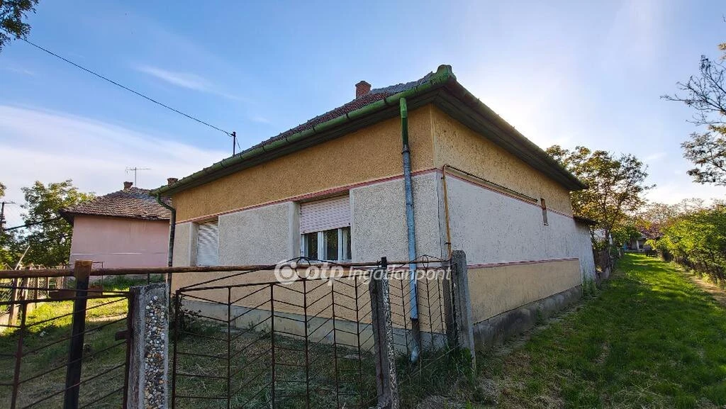 Eladó Ház, Kenderes