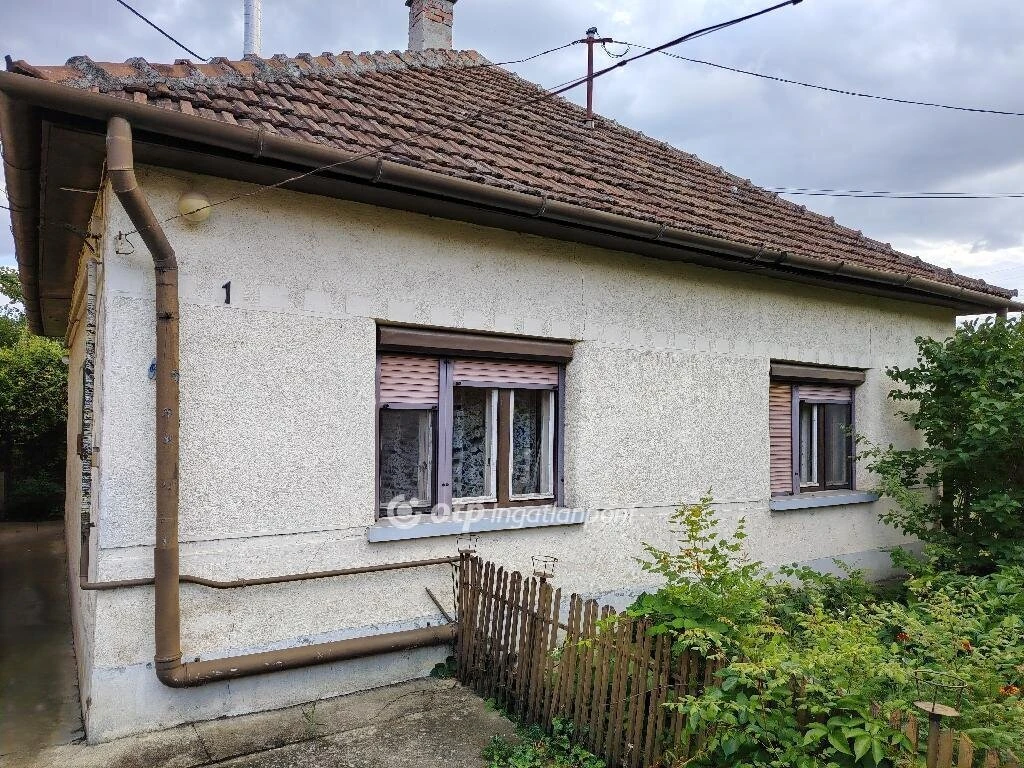 Eladó Ház, Szolnok