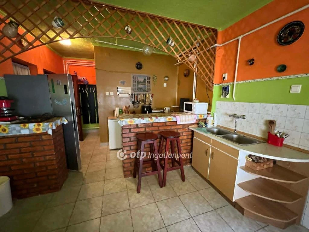 Eladó Ház, Abádszalók