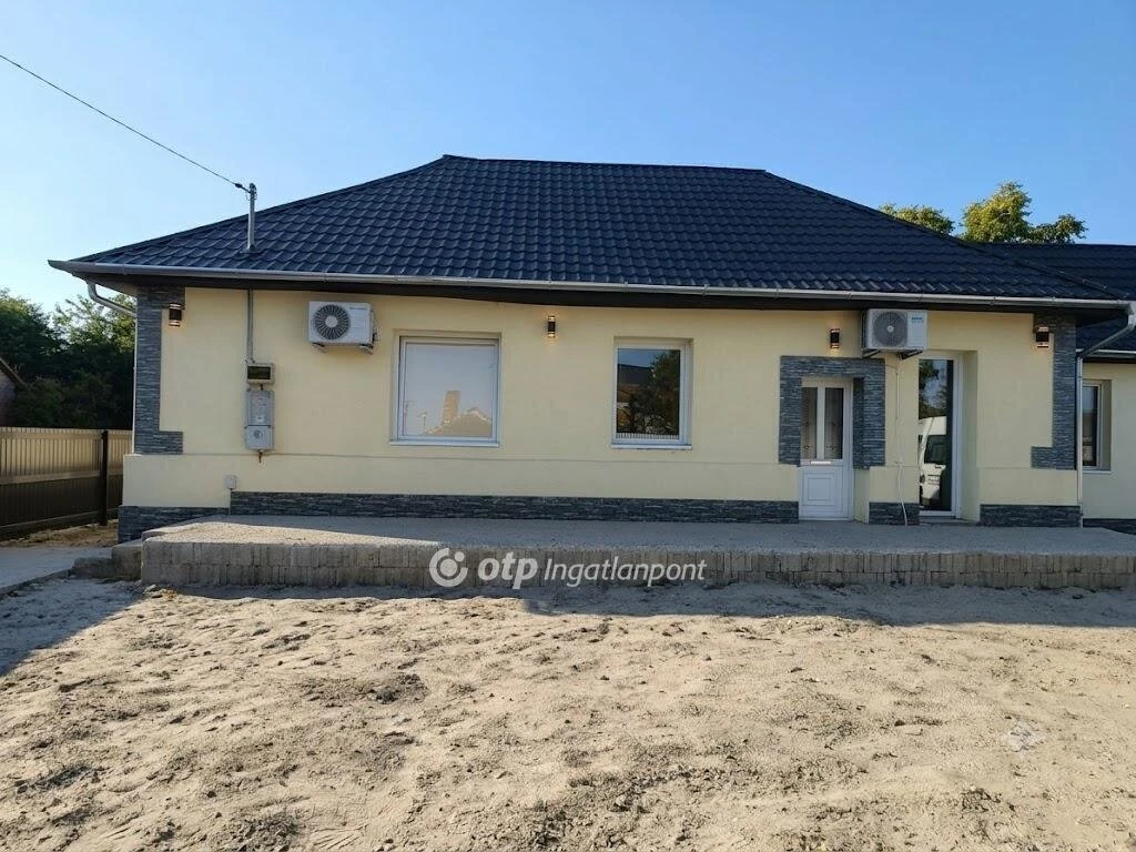 c3-1-name c2-1-name, Újszász, Jókai Mór utca