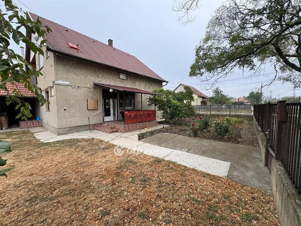 Eladó Ház, Karcag