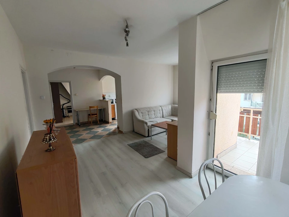 Eladó téglalakás, Debrecen