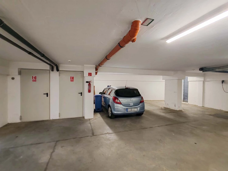 Eladó teremgarázs, Debrecen