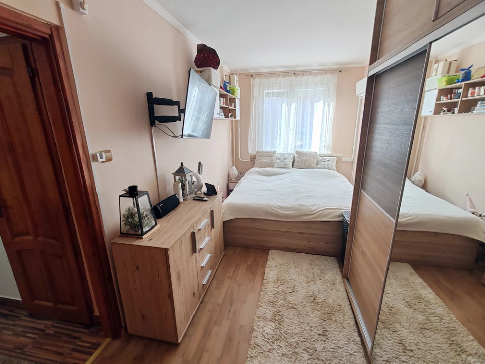 Eladó panellakás, Debrecen, Fényes udvar