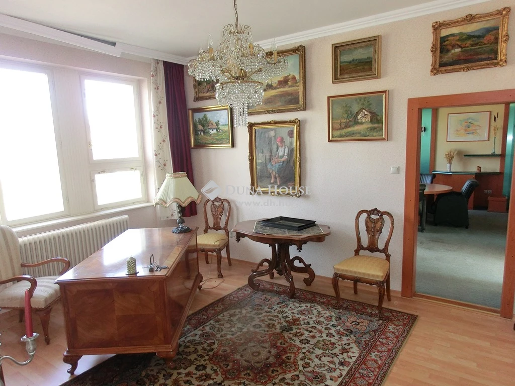 Eladó Irodaépület, Kecskemét