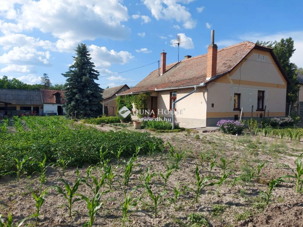 For sale house, Izsák