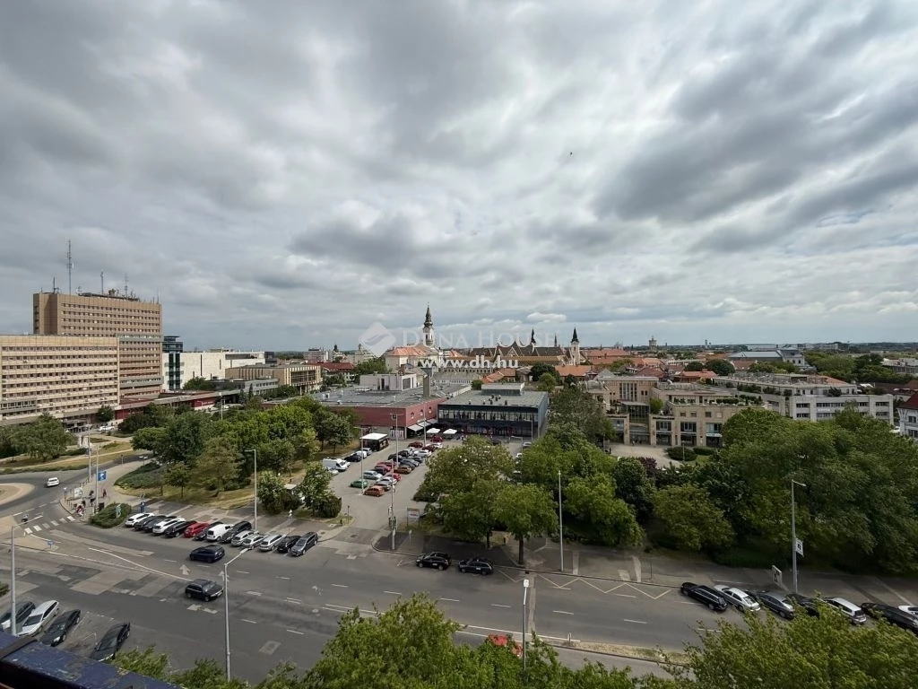 Eladó panorámás belvárosi 4 szobás lakás, Kecskemét