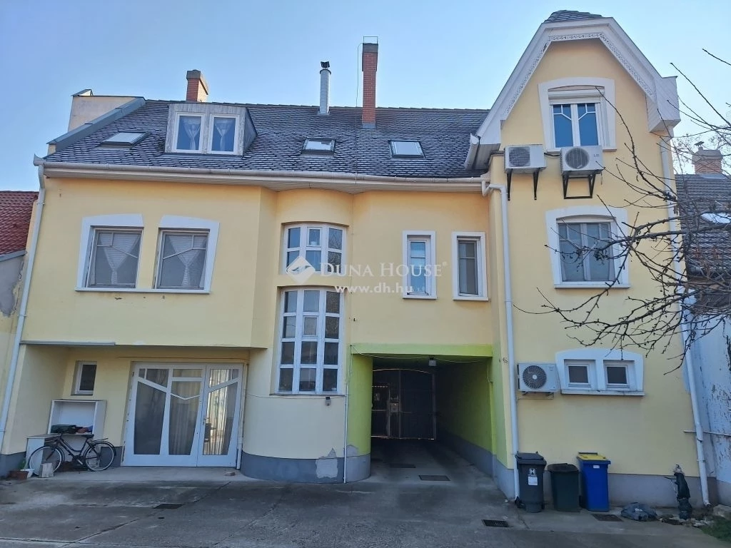 Eladó lakás, Kecskemét