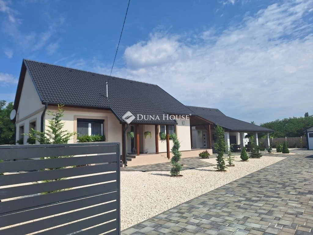 c3-1-name c2-55-name, Kerekegyháza, Dózsa György utca