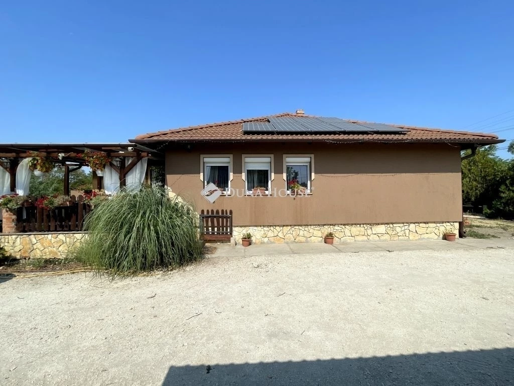 c3-1-name c2-1-name, Kecskemét