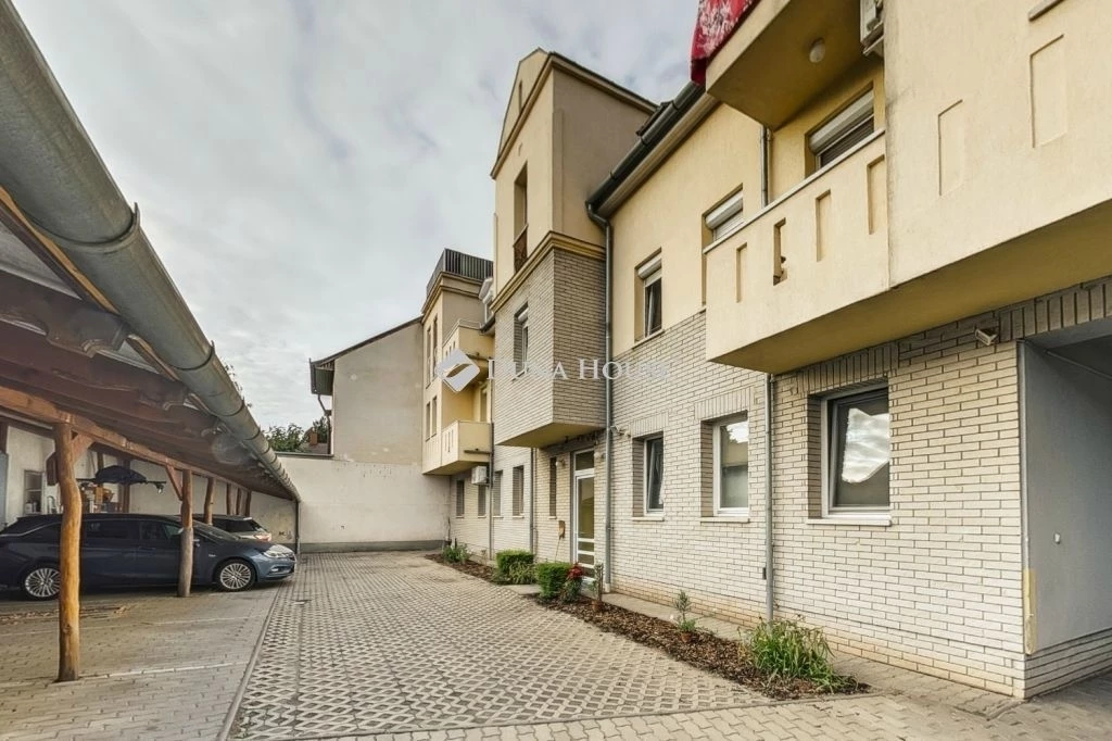 Eladó lakás, Kecskemét