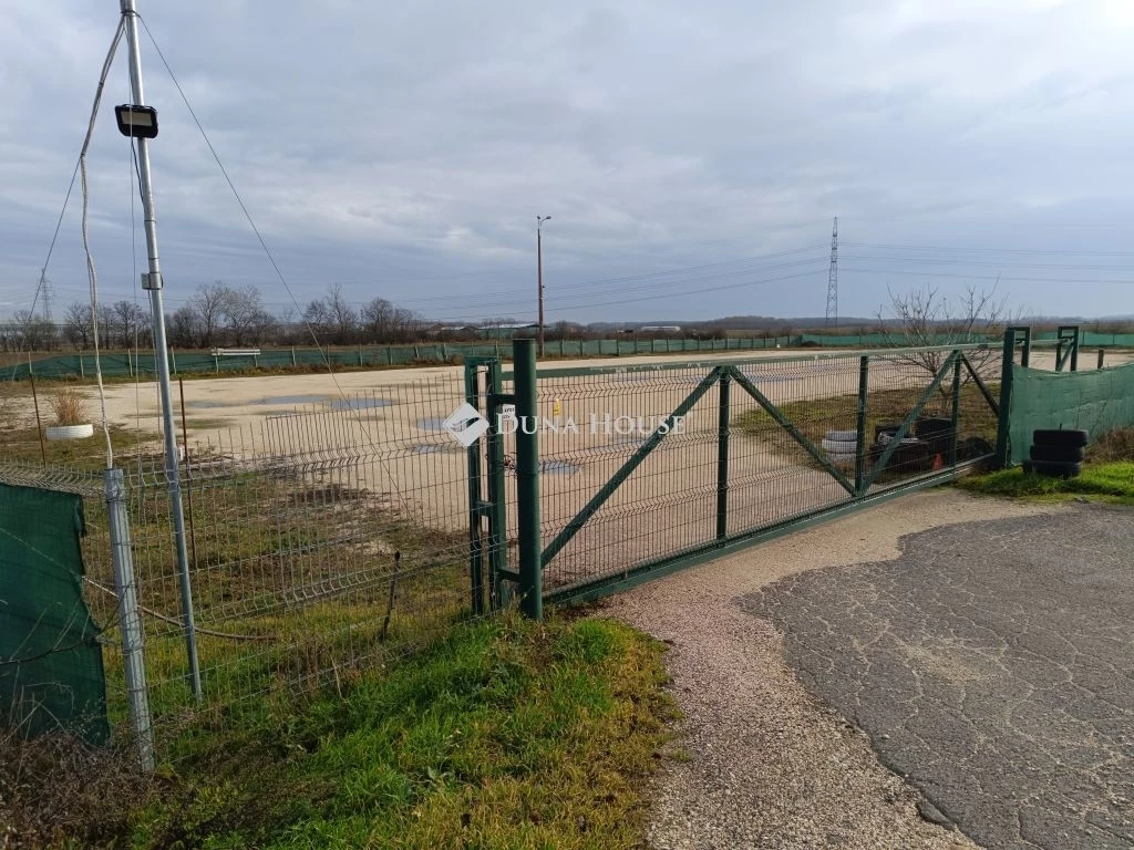 Kiadó ipari, Dunaharaszti