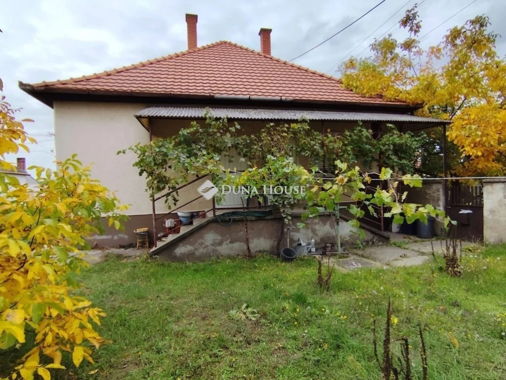 For sale house, Izsák