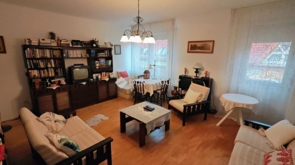 For sale brick flat, Kecskemét