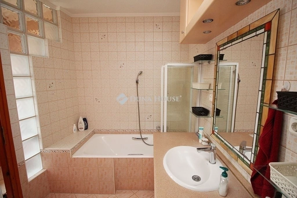 For sale brick flat, Kecskemét