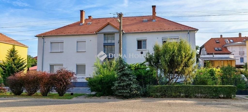 For sale brick flat, Kecskemét