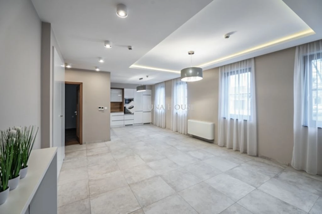 For sale brick flat, Kecskemét