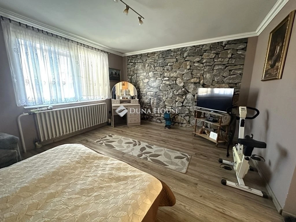 c3-1-name c2-1-name, Kecskemét, Fő utca