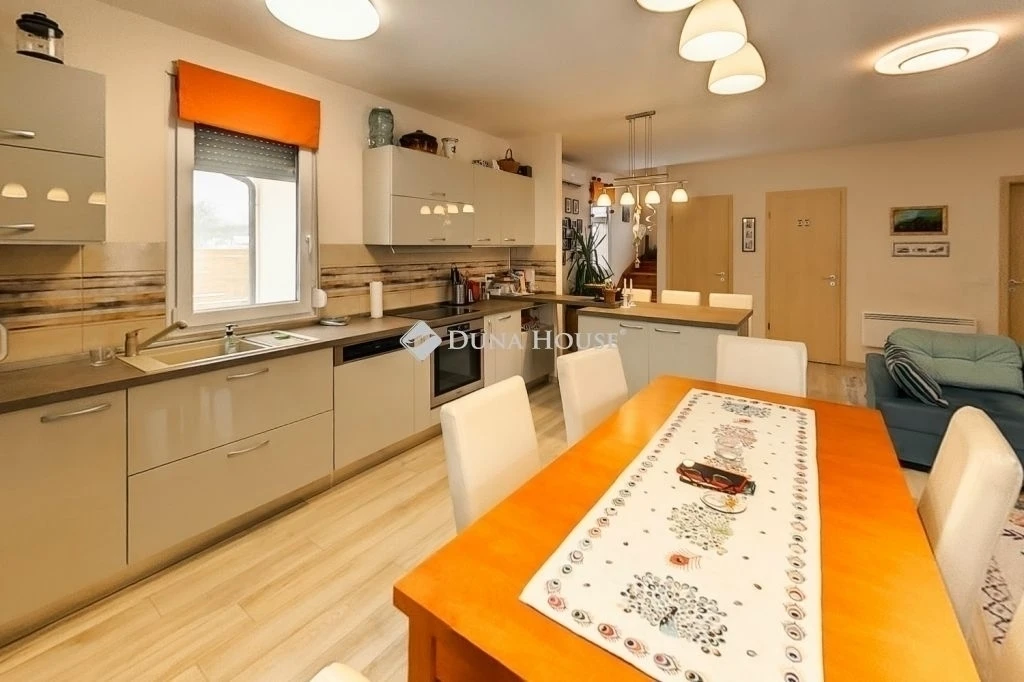 c3-1-name c2-1-name, Kecskemét, Méntelek