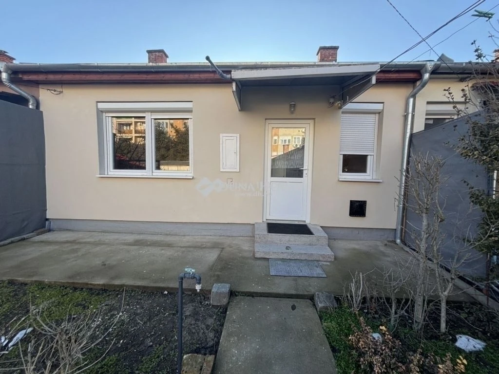 c3-1-name c2-82-name, Kecskemét, Petőfiváros