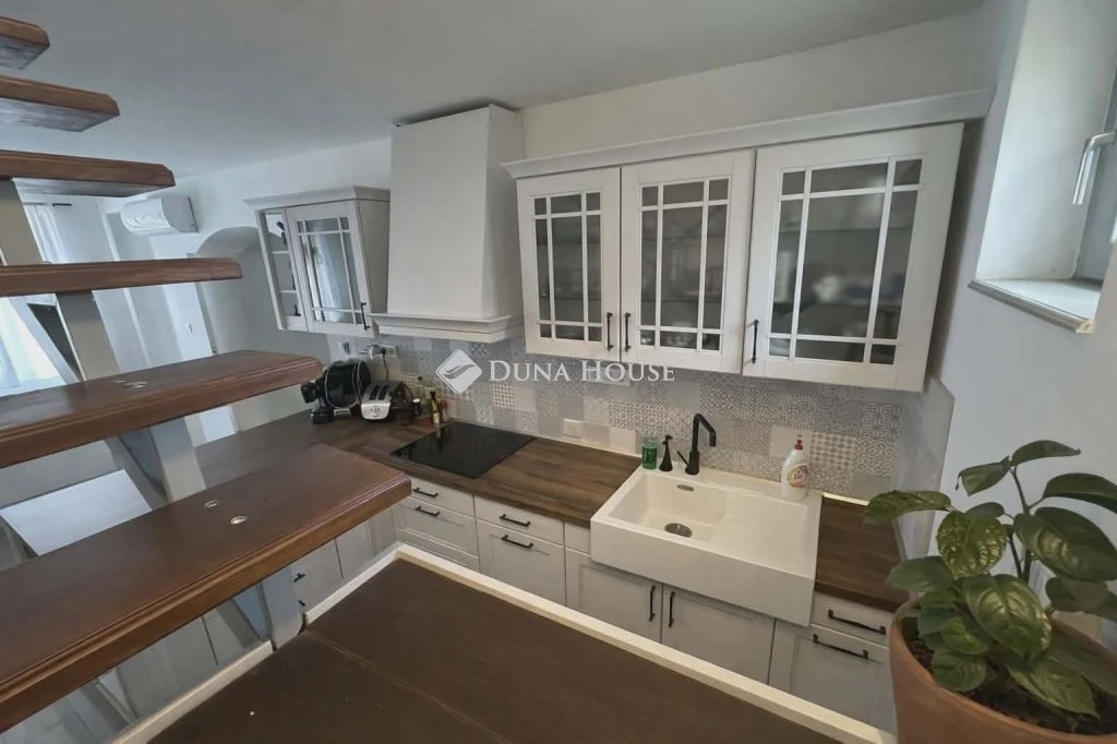 c3-1-name c2-1-name, Lakitelek, Móricz Zsigmond utca