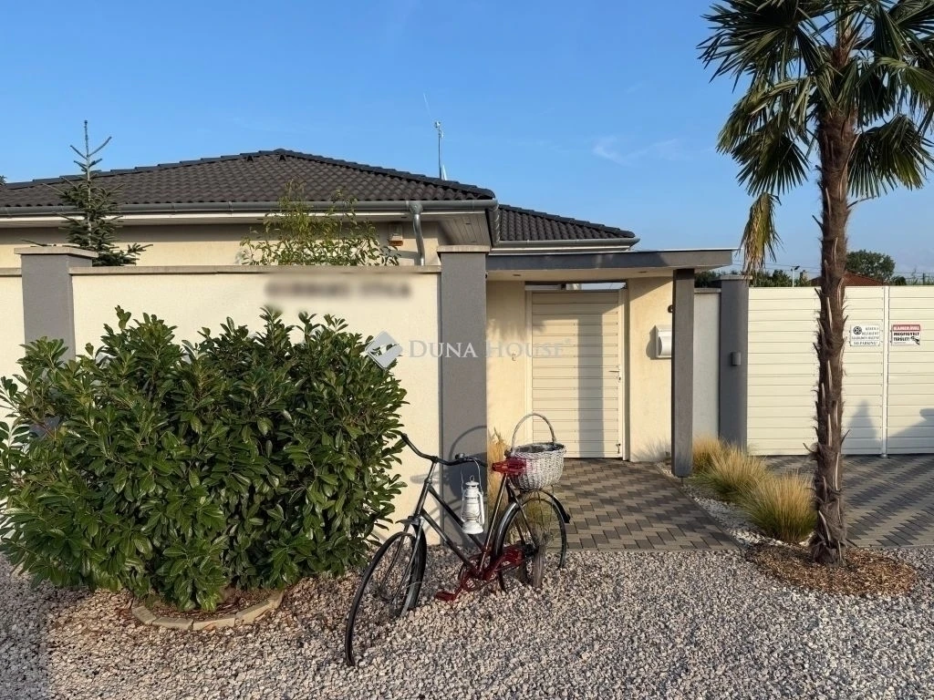 c3-1-name c2-1-name, Kecskemét, Hunyadiváros