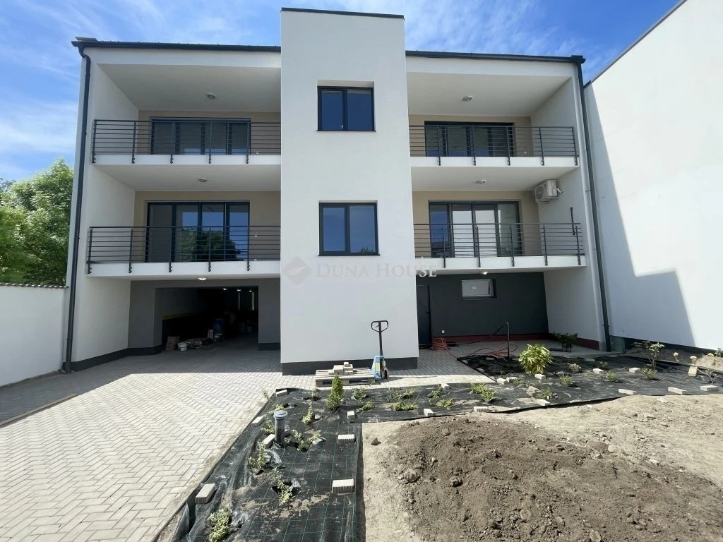 Eladó lakás, Kecskemét