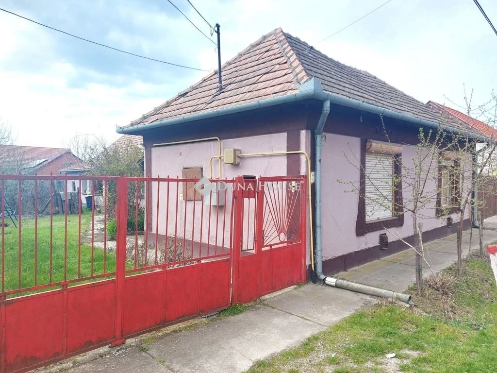 Eladó felújítandó családi ház, Izsákon