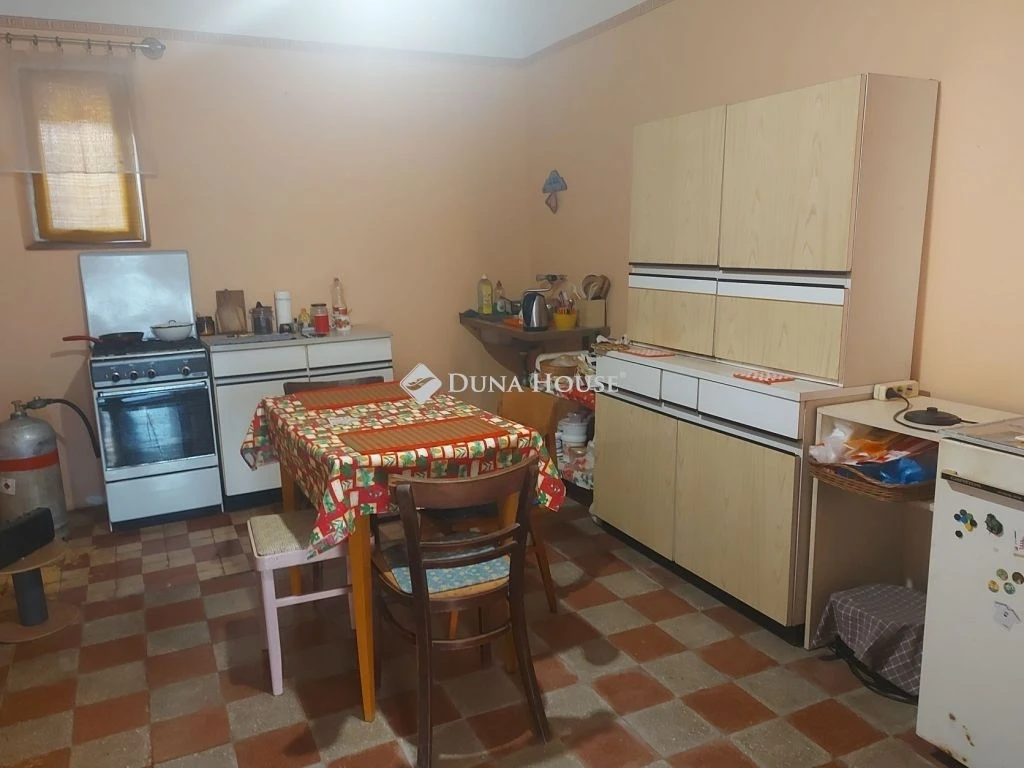 Eladó Izsákon egy 67 nm kis ház