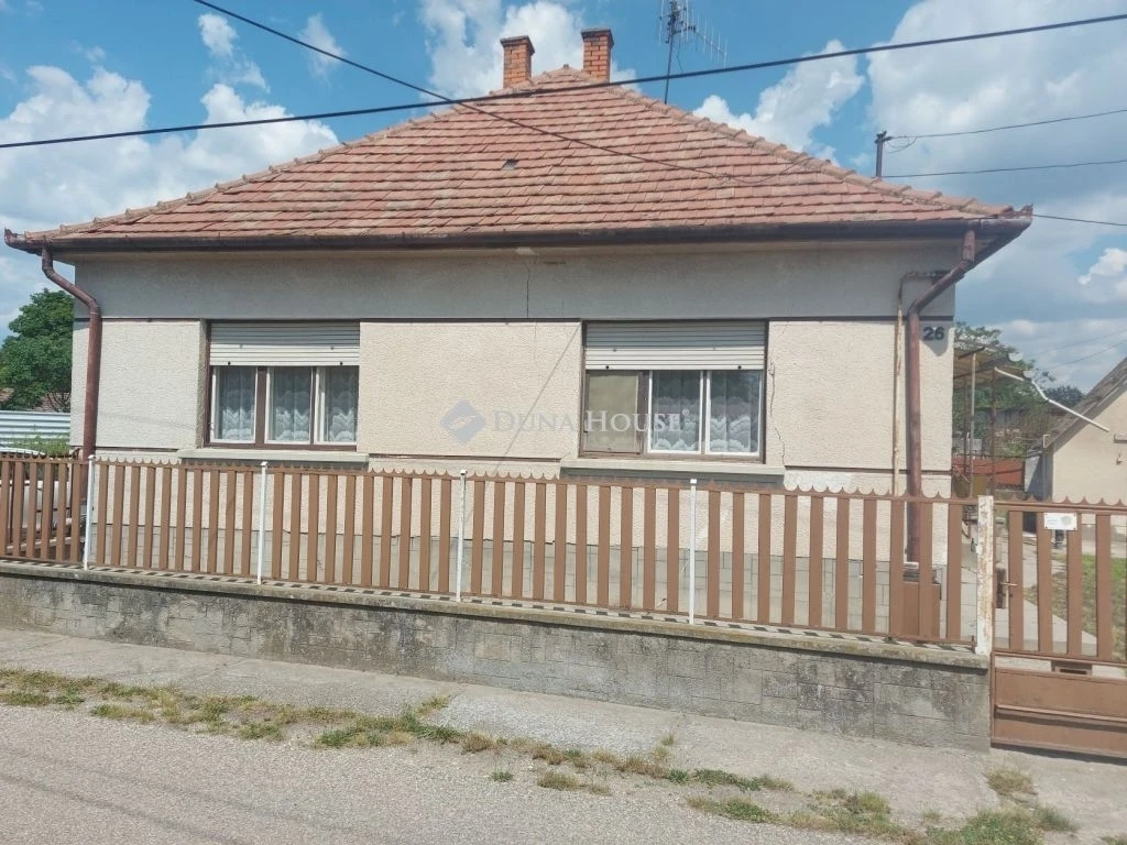 Izsákon 70 nm családi ház Eladó