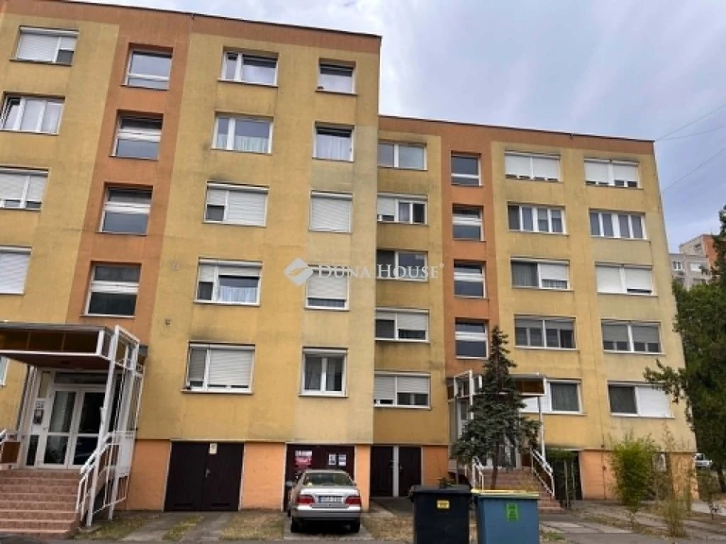 Eladó lakás, Kecskemét