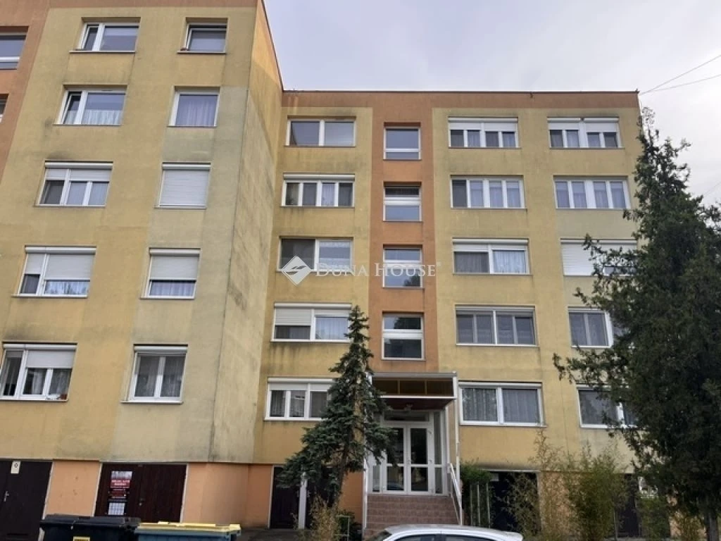 Eladó lakás, Kecskemét
